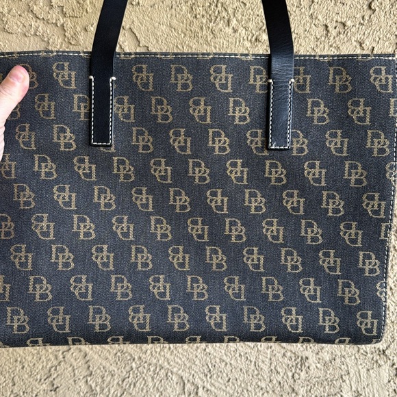 Dooney and Bourke shoulder bag - Picture 14 of 14